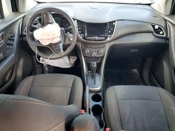 KL7CJKSBXLB330402 2020 CHEVROLET TRAX - Image 8