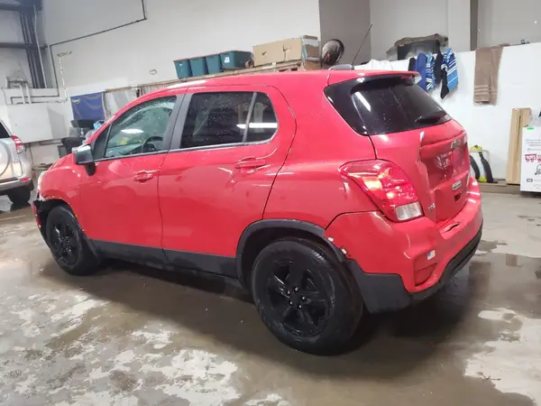 KL7CJKSBXLB335597 2020 CHEVROLET TRAX - Image 2