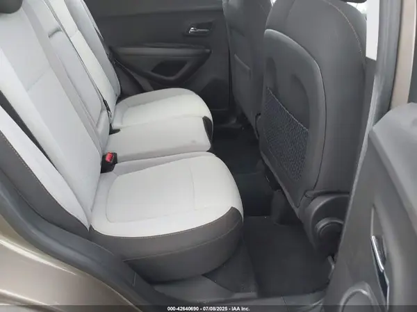 KL7CJKSBXLB336815 2020 CHEVROLET TRAX - Image 8