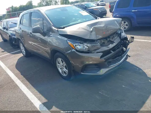 KL7CJKSBXLB346910 2020 CHEVROLET TRAX - Image 1