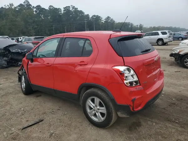 KL7CJKSBXLB354327 2020 CHEVROLET TRAX - Image 2