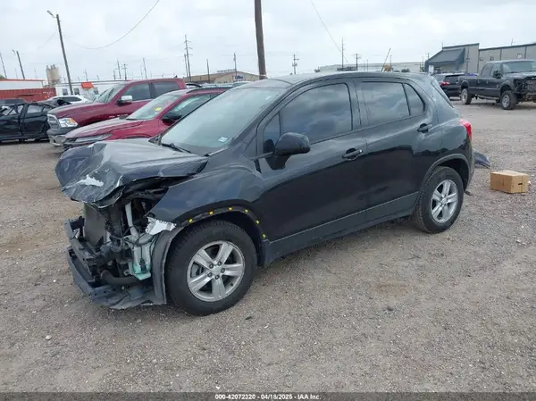 KL7CJKSBXMB301452 2021 CHEVROLET TRAX - Image 2