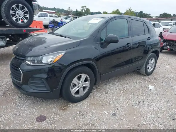 KL7CJKSBXMB302486 2021 CHEVROLET TRAX - Image 2