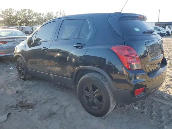 KL7CJKSBXMB303430 2021 CHEVROLET TRAX - Image 2