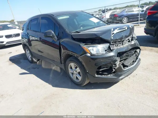 KL7CJKSBXMB307185 2021 CHEVROLET TRAX - Image 1