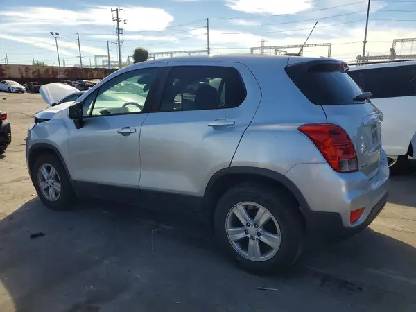 KL7CJKSBXMB307803 2021 CHEVROLET TRAX - Image 2