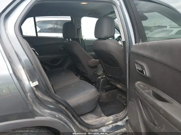 KL7CJKSBXMB310457 2021 CHEVROLET TRAX - Image 8