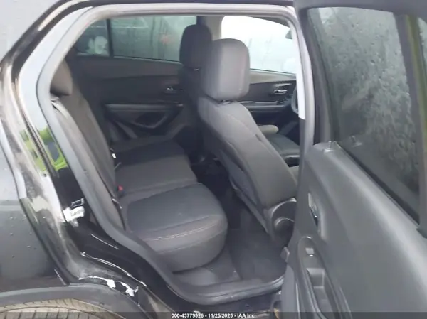 KL7CJKSBXMB311429 2021 CHEVROLET TRAX - Image 8