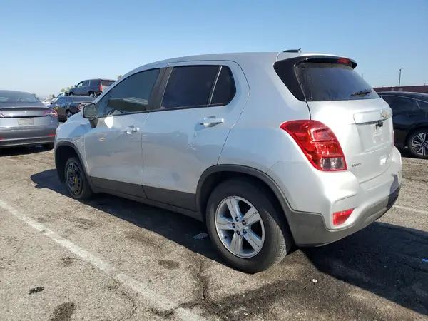 KL7CJKSBXMB313472 2021 CHEVROLET TRAX - Image 2