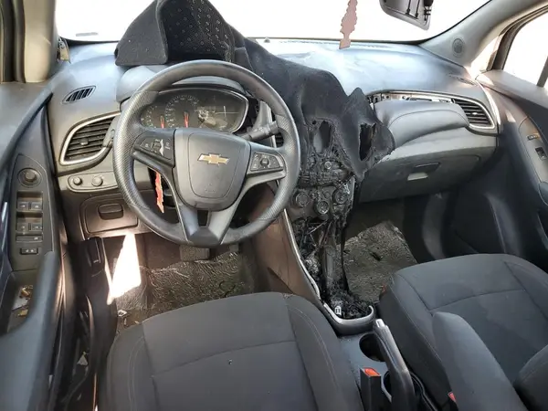KL7CJKSBXMB313472 2021 CHEVROLET TRAX - Image 8