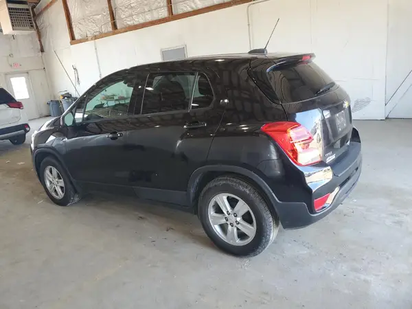 KL7CJKSBXMB319482 2021 CHEVROLET TRAX - Image 2
