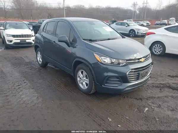 KL7CJKSBXMB325024 2021 CHEVROLET TRAX - Image 1