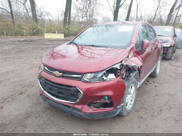 KL7CJKSBXMB328120 2021 CHEVROLET TRAX - Image 2