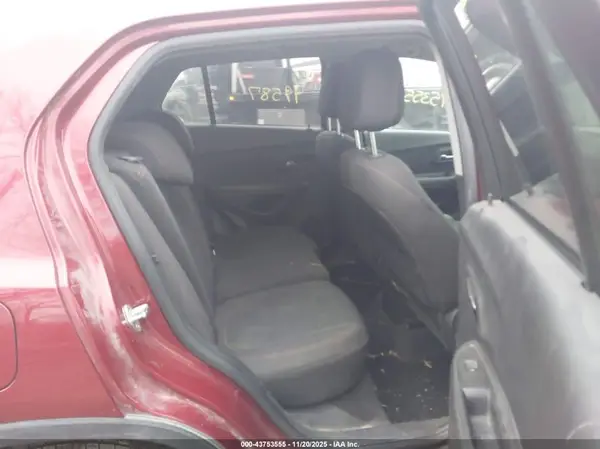 KL7CJKSBXMB328120 2021 CHEVROLET TRAX - Image 8