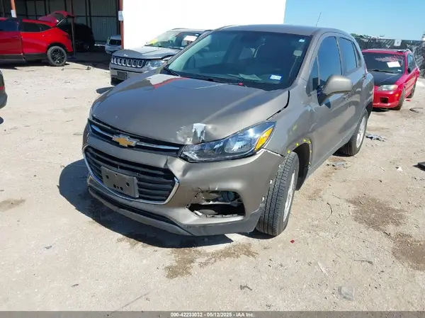 KL7CJKSBXMB328456 2021 CHEVROLET TRAX - Image 2