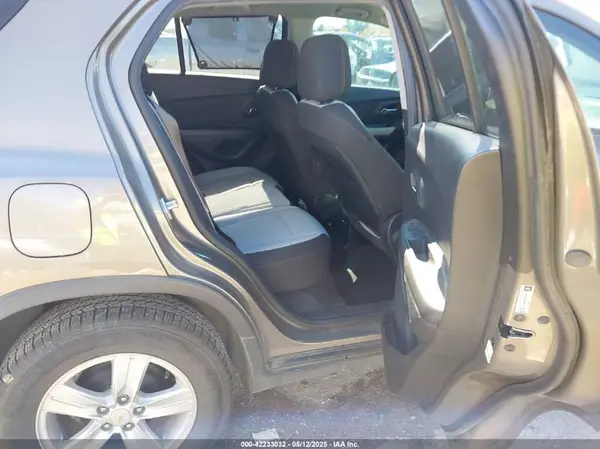 KL7CJKSBXMB328456 2021 CHEVROLET TRAX - Image 8