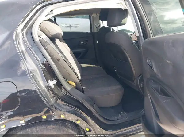 KL7CJKSBXMB329204 2021 CHEVROLET TRAX - Image 8