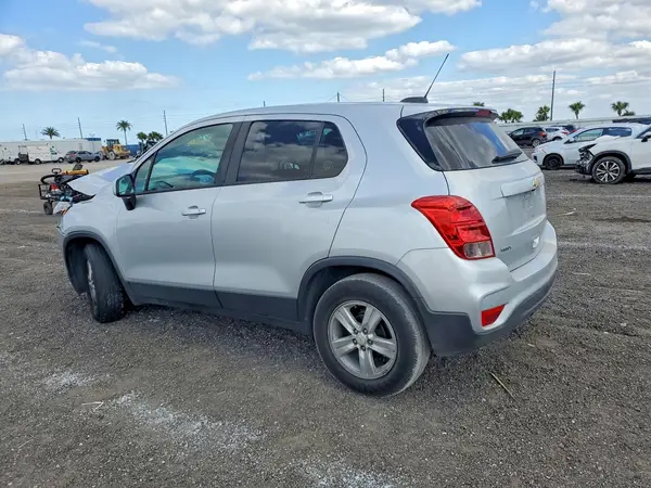 KL7CJKSBXMB334225 2021 CHEVROLET TRAX - Image 2