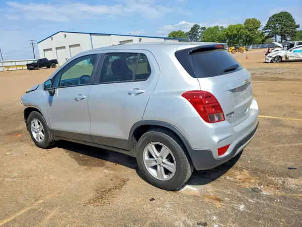 KL7CJKSM0NB506538 2022 CHEVROLET TRAX - Image 2