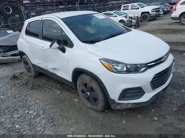 KL7CJKSM0NB507740 2022 CHEVROLET TRAX - Image 1