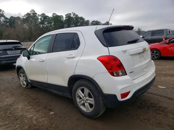 KL7CJKSM0NB523727 2022 CHEVROLET TRAX - Image 2