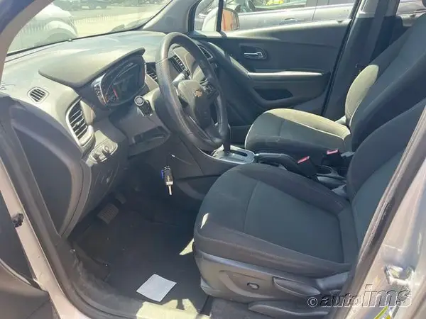 KL7CJKSM0NB526594 2022 CHEVROLET TRAX - Image 8