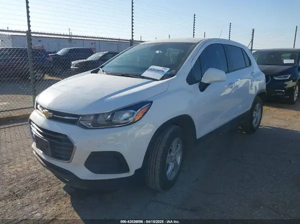 KL7CJKSM0NB535344 2022 CHEVROLET TRAX - Image 2