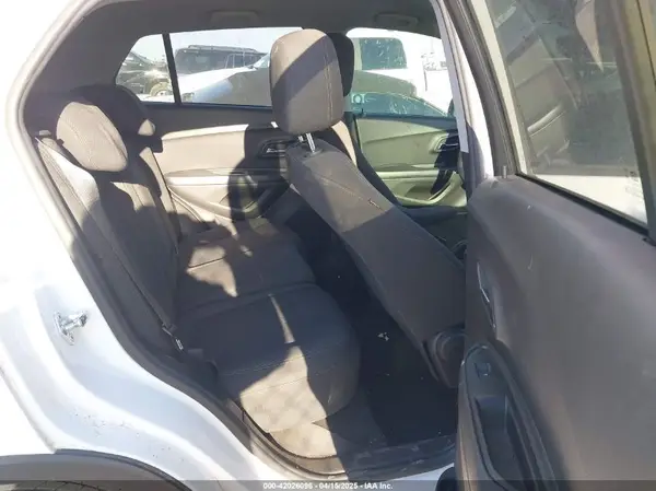 KL7CJKSM0NB535344 2022 CHEVROLET TRAX - Image 8