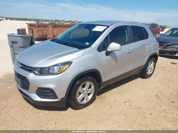 KL7CJKSM0NB545520 2022 CHEVROLET TRAX - Image 2