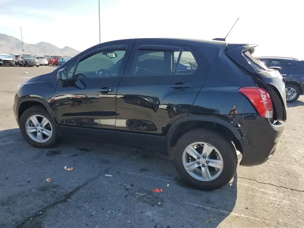 KL7CJKSM1NB526636 2022 CHEVROLET TRAX - Image 2