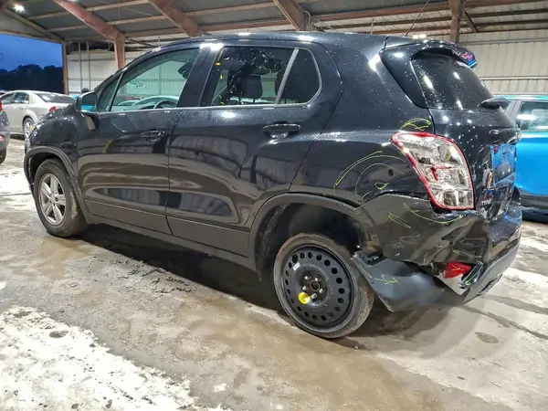 KL7CJKSM1NB538639 2022 CHEVROLET TRAX - Image 2