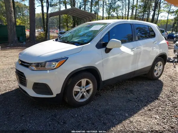 KL7CJKSM1NB547695 2022 CHEVROLET TRAX - Image 2