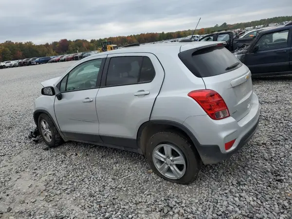 KL7CJKSM1NB554050 2022 CHEVROLET TRAX - Image 2