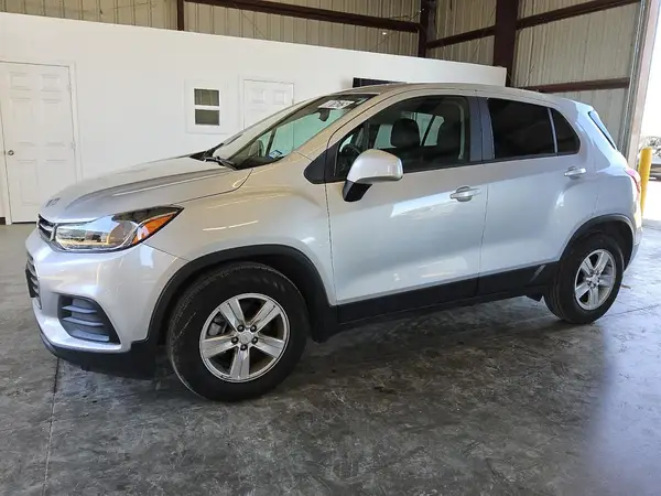 KL7CJKSM2NB526841 2022 CHEVROLET TRAX - Image 1