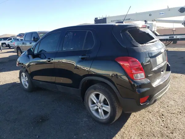 KL7CJKSM2NB526855 2022 CHEVROLET TRAX - Image 2