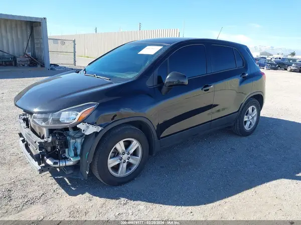 KL7CJKSM2NB527147 2022 CHEVROLET TRAX - Image 2