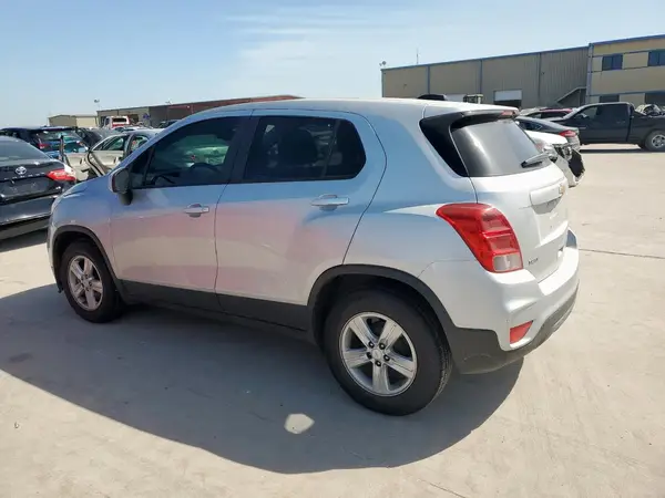 KL7CJKSM2NB537645 2022 CHEVROLET TRAX - Image 2