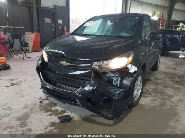 KL7CJKSM3NB507084 2022 CHEVROLET TRAX - Image 2