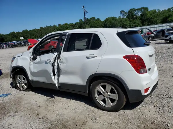 KL7CJKSM3NB512737 2022 CHEVROLET TRAX - Image 2