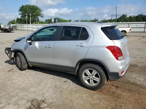 KL7CJKSM3NB520045 2022 CHEVROLET TRAX - Image 2