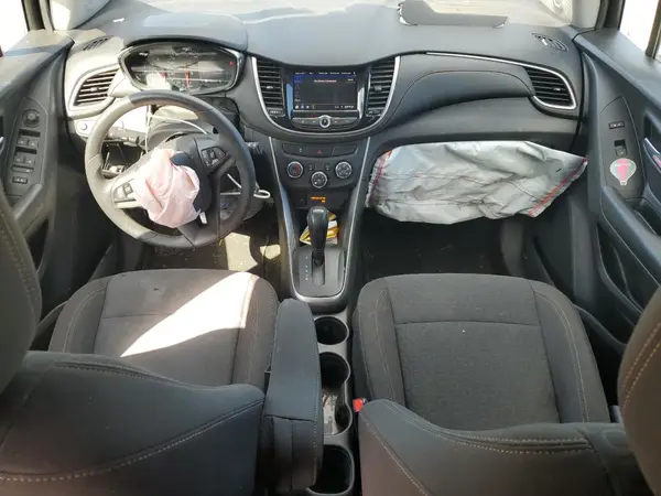KL7CJKSM3NB520045 2022 CHEVROLET TRAX - Image 8