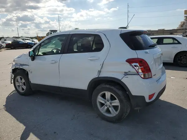 KL7CJKSM3NB542403 2022 CHEVROLET TRAX - Image 2