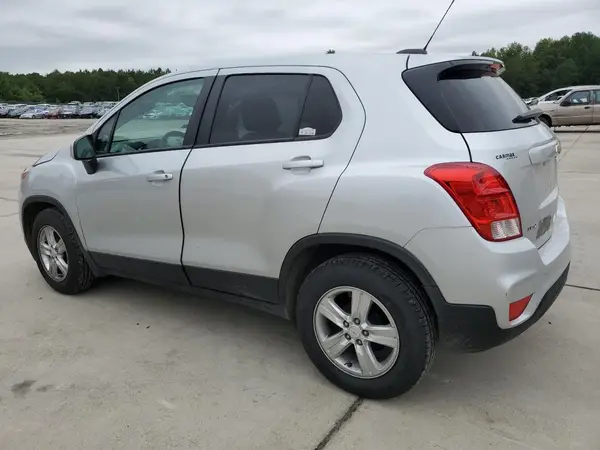 KL7CJKSM3NB544085 2022 CHEVROLET TRAX - Image 2