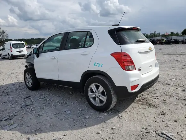 KL7CJKSM4MB364791 2021 CHEVROLET TRAX - Image 2