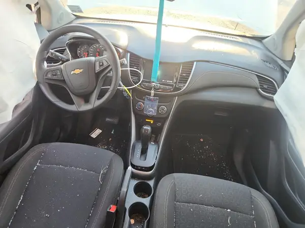 KL7CJKSM4NB527683 2022 CHEVROLET TRAX - Image 8