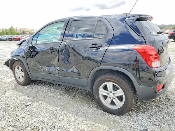 KL7CJKSM4NB530115 2022 CHEVROLET TRAX - Image 2