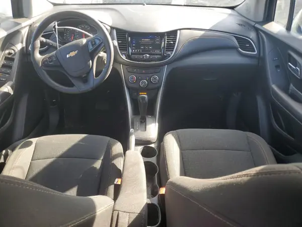KL7CJKSM4NB532902 2022 CHEVROLET TRAX - Image 8