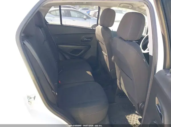 KL7CJKSM4NB549389 2022 CHEVROLET TRAX - Image 8