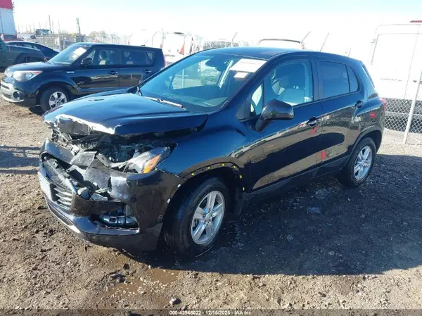 KL7CJKSM5NB533430 2022 CHEVROLET TRAX - Image 2