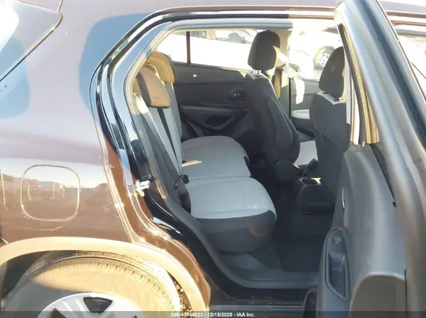 KL7CJKSM5NB533430 2022 CHEVROLET TRAX - Image 8